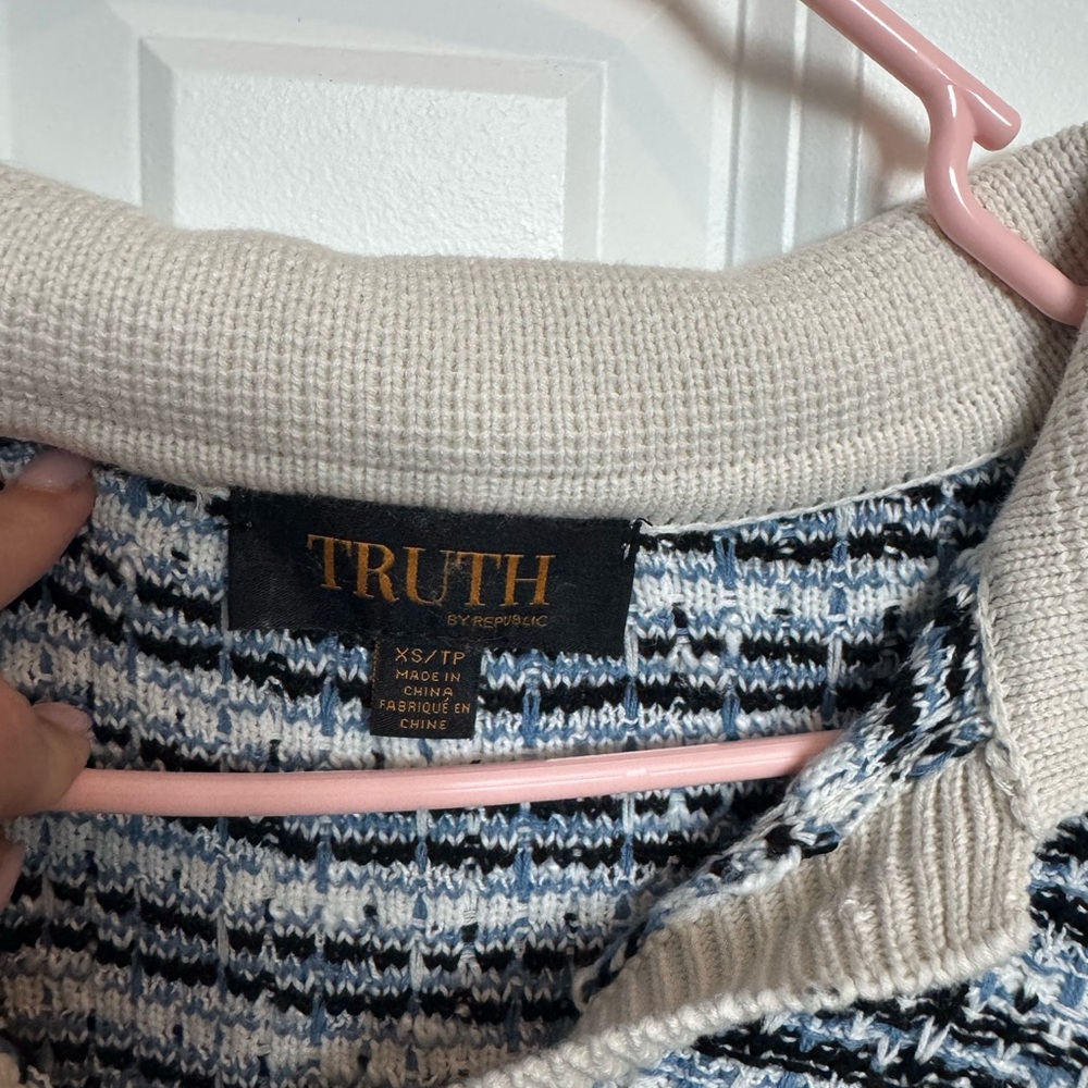 Truth Women's Classic Striped Cardigan - Picture 4 of 6